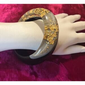 Vintage Mod Chunky Clear Acrylic Lucite Gold Flake Inclusion Bangle Bracelet